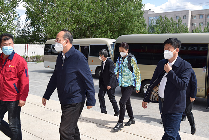 吉林省委常委、常務(wù)副省長吳靖平蒞臨鵬鴻生產(chǎn)基地督導(dǎo)調(diào)研